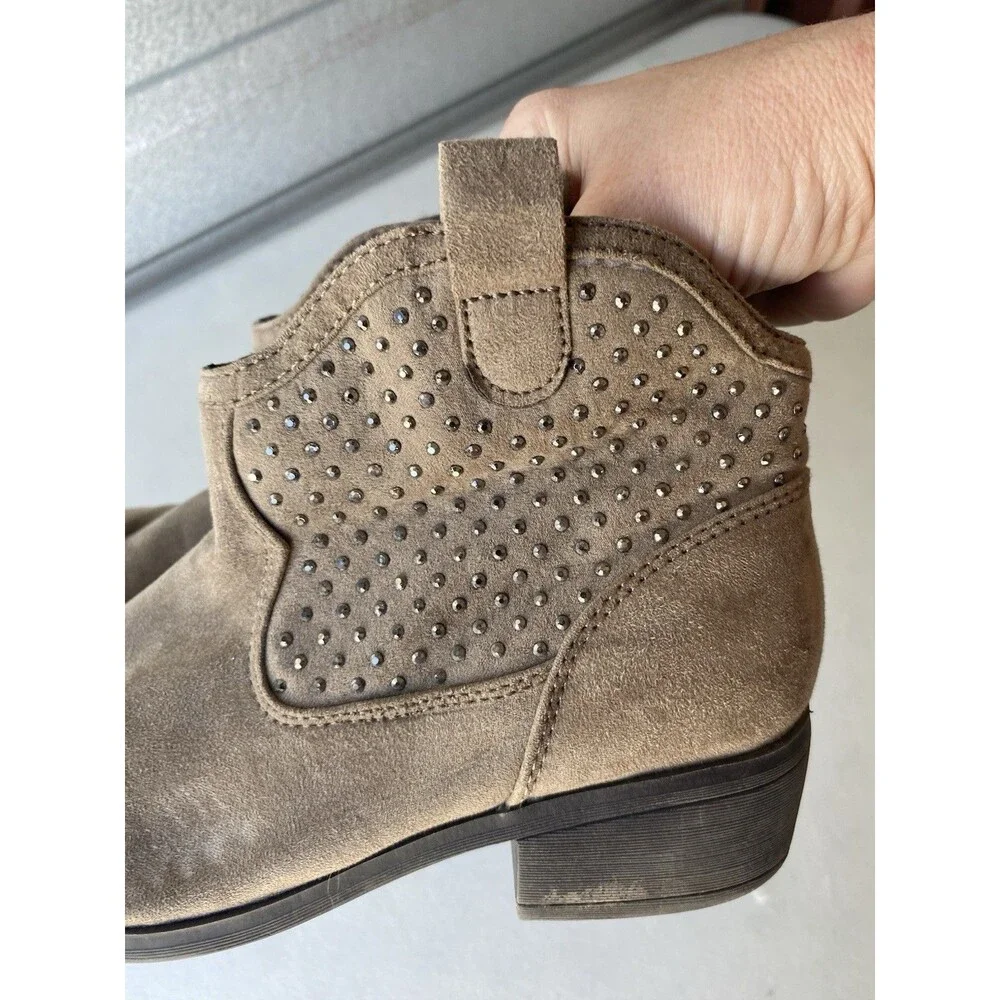 Justice Girls Western Ankle Boots Size 2 Taupe Suede Faux Studded Cowgirl Bootie